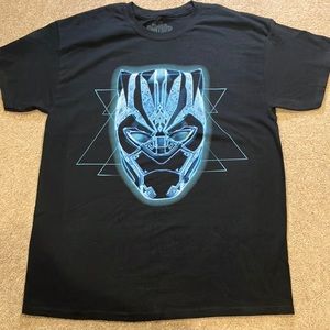 Black Panther t- shirt NWOT